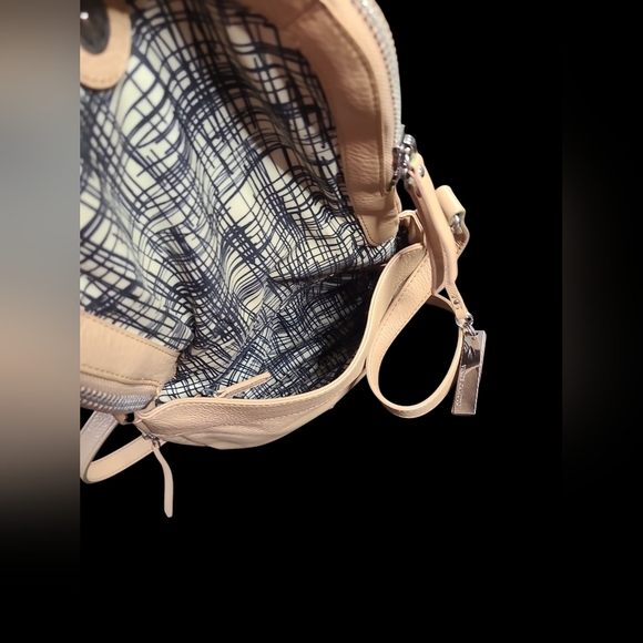 Vince Camuto Soft Tan Leather Crossbody Bag - Picture 6 of 8